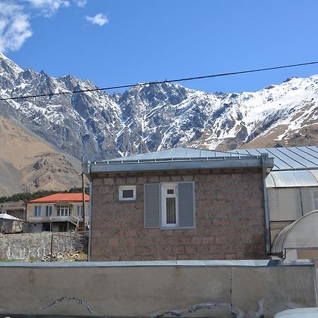 Guest House Kavtarashvili 38 Kazbegi Ngoại thất bức ảnh