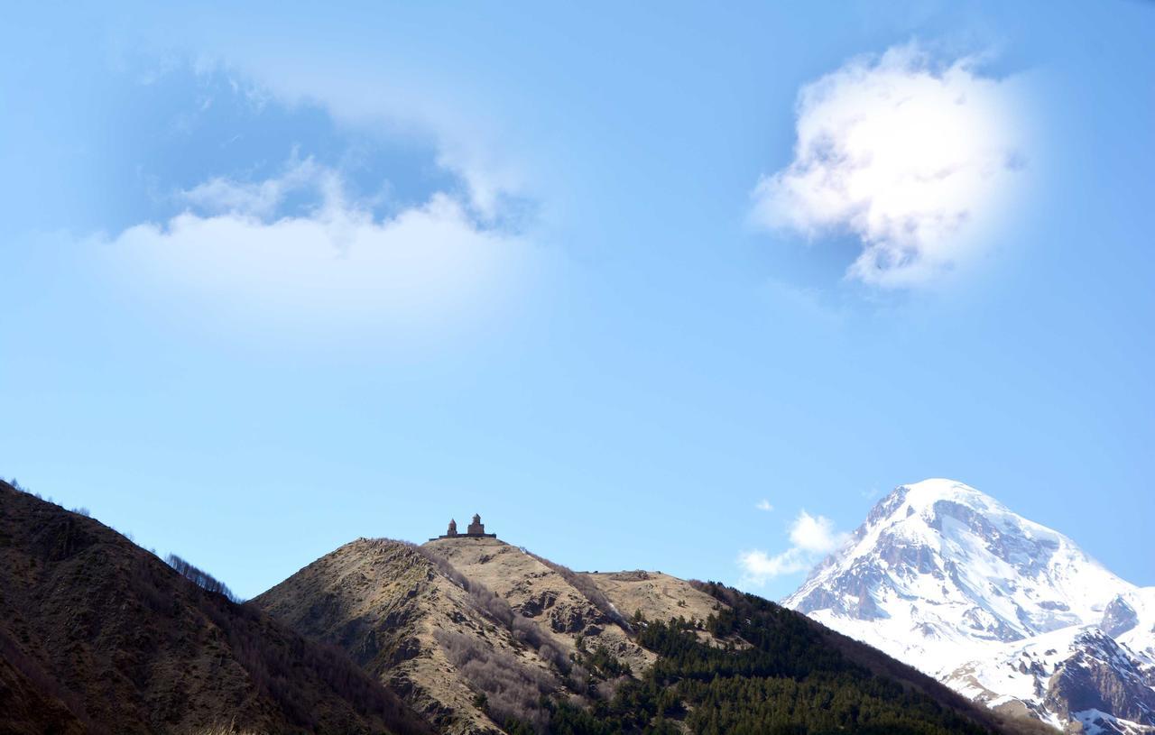 Guest House Kavtarashvili 38 Kazbegi Ngoại thất bức ảnh