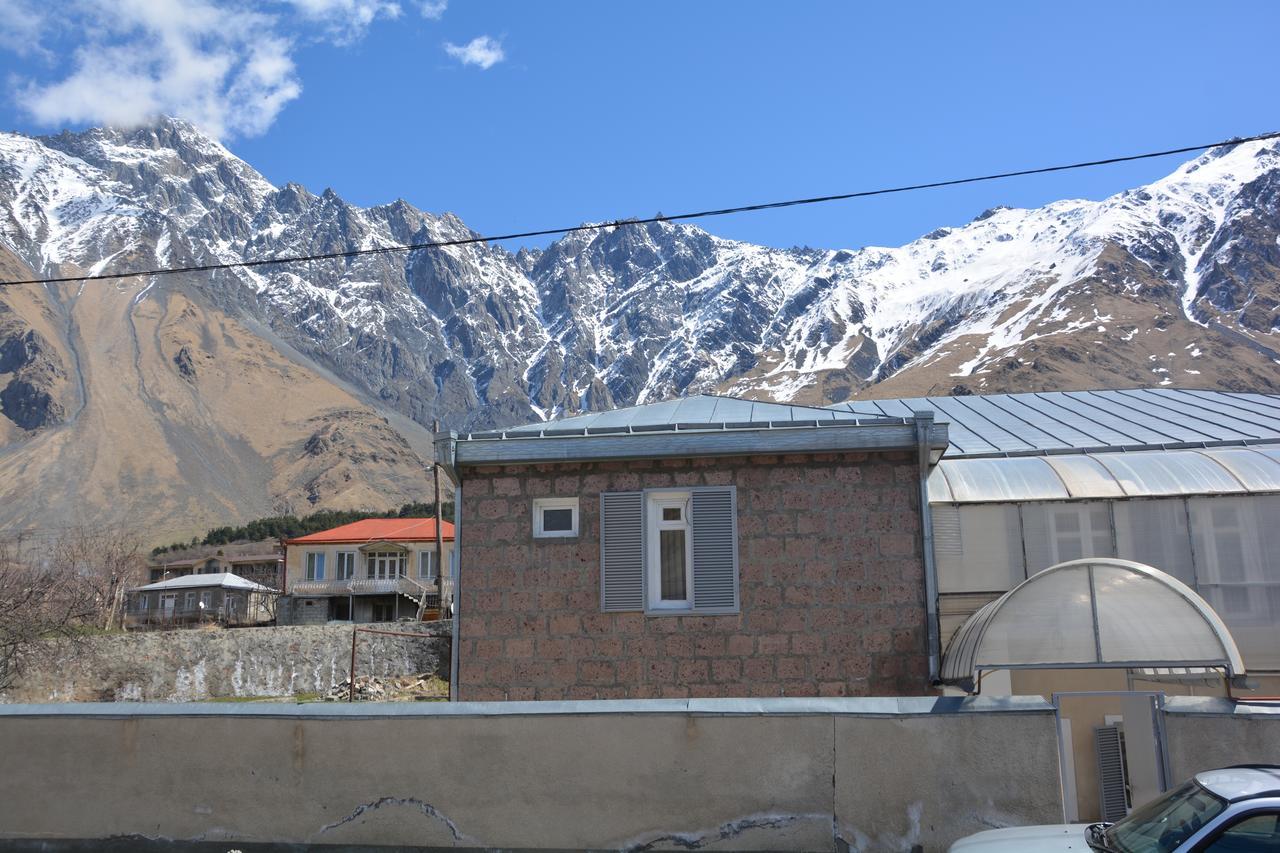 Guest House Kavtarashvili 38 Kazbegi Ngoại thất bức ảnh
