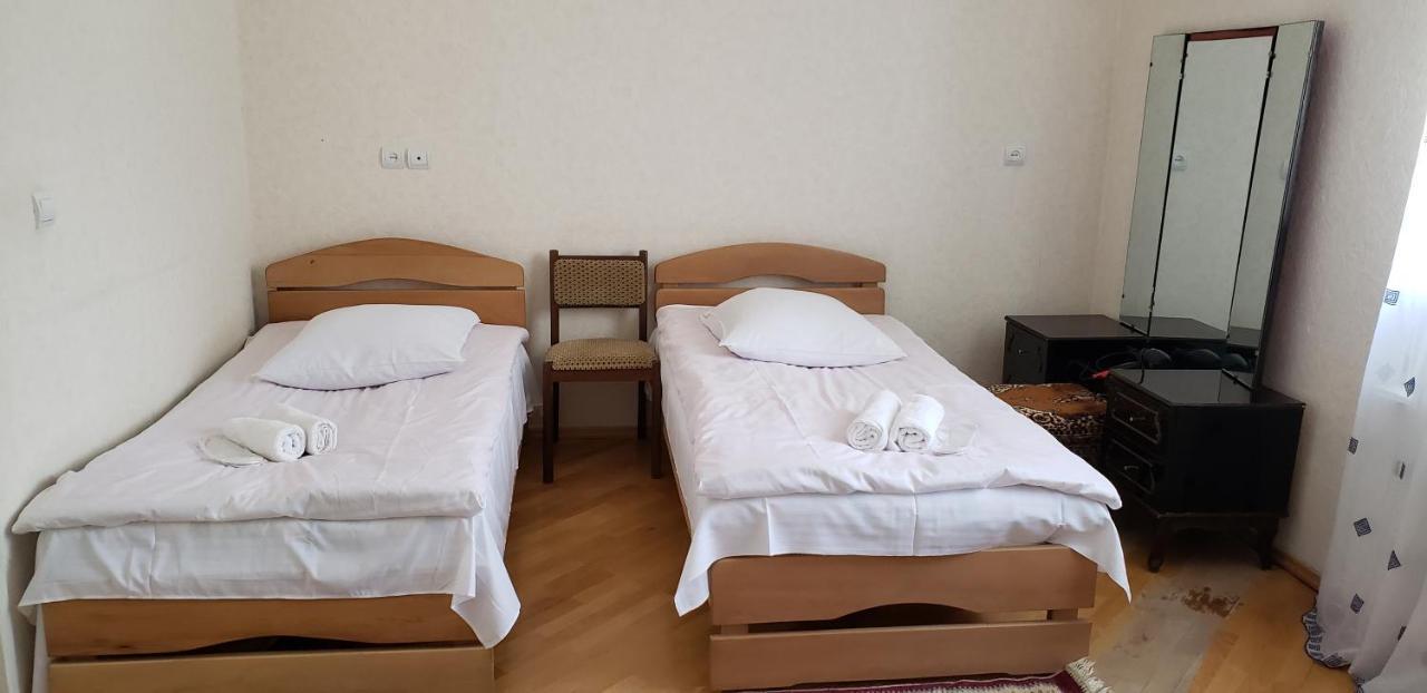 Guest House Kavtarashvili 38 Kazbegi Ngoại thất bức ảnh